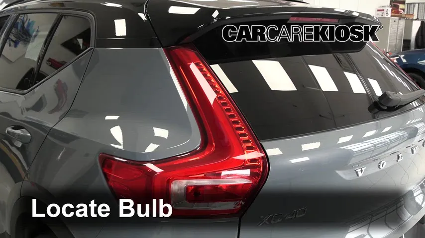 2021 Volvo XC40 T5 R-Design 2.0L 4 Cyl. Turbo Éclairage Feux de marche arrière (remplacer une ampoule)